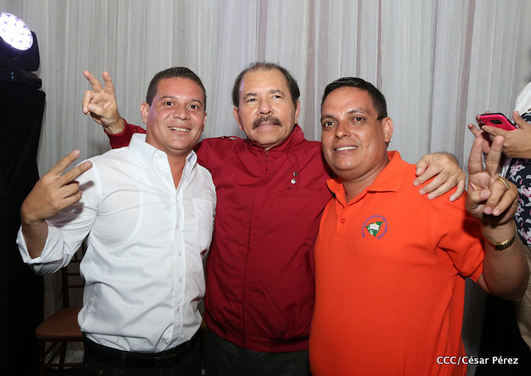 Presidente Daniel Ortega y Compa&ntilde;era Rosario Murillo con trabajadores y trabajadoras de Nicaragua